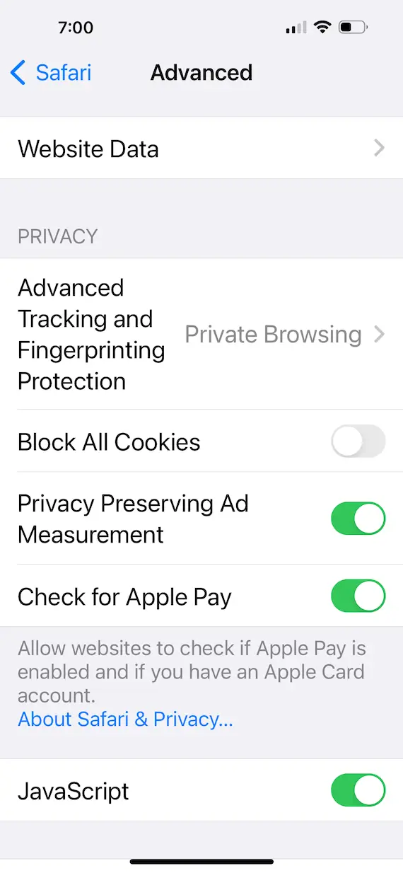A screenshot of the Advaned Safari Settings, showing how to clear website data to remove adware.