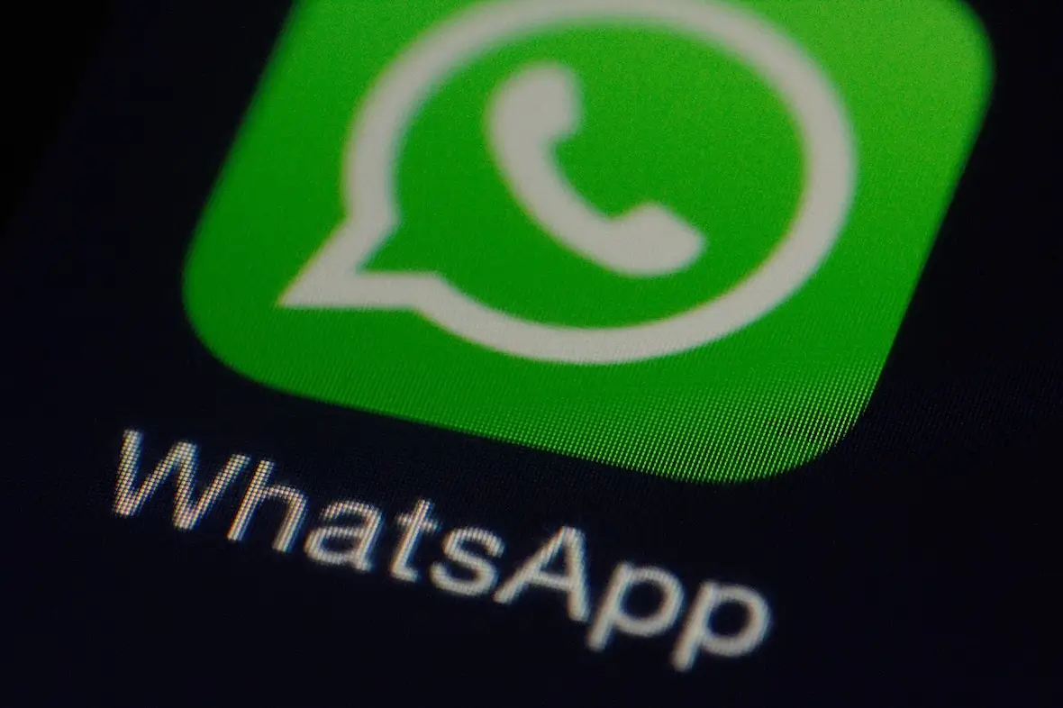 An image of the WhatsApp logo.